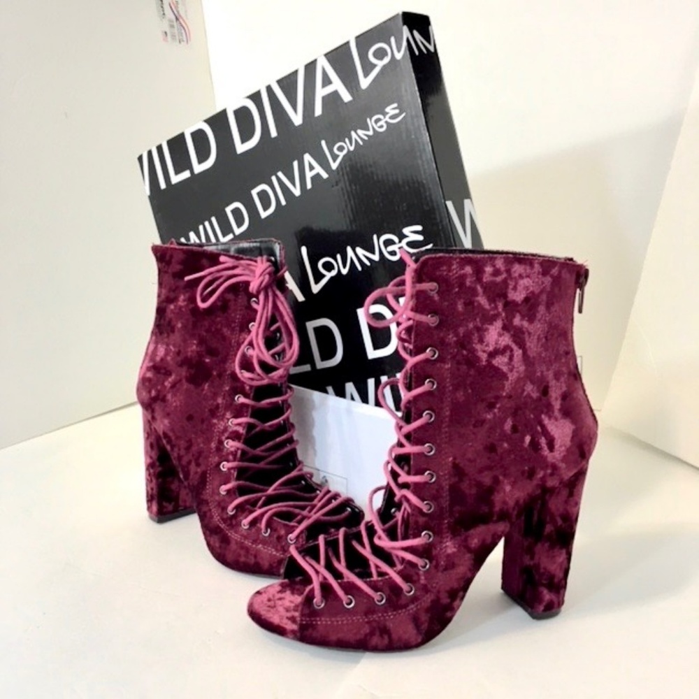 🍍LACE UP BOHO BOOTIES- Cranberry Velvet size 7 - Picture 3 of 8